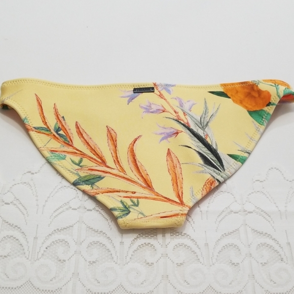 57B Triangl light yellow floral bottoms, various - Picture 3 of 5
